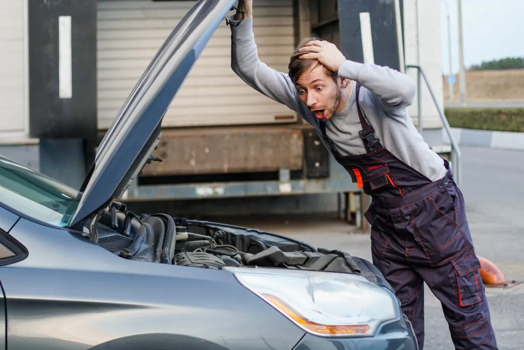 cheiro de queimado no carro